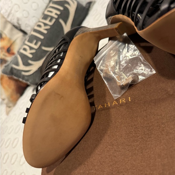 LIKE NEW - Elie Tahari Black Gladiator Strap Leather Heeled Sandals - Size 37 - Picture 13 of 16